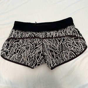Lululemon Shorts, Size 6